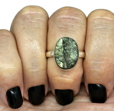 Rough Labradorite Ring, Size R 1/2, Sterling Silver, Oval Shaped, Green Gold Labradorite - GemzAustralia 