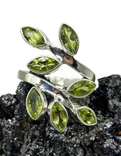 Load image into Gallery viewer, Peridot Ring, Size S, Sterling Silver, Seven Stones, August Birthstone, Leaf Faceted gems - GemzAustralia 