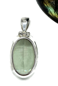 Green AMETHYST / Prasiolite Pendant, 44 carats, Oval Shaped, Sterling Silver