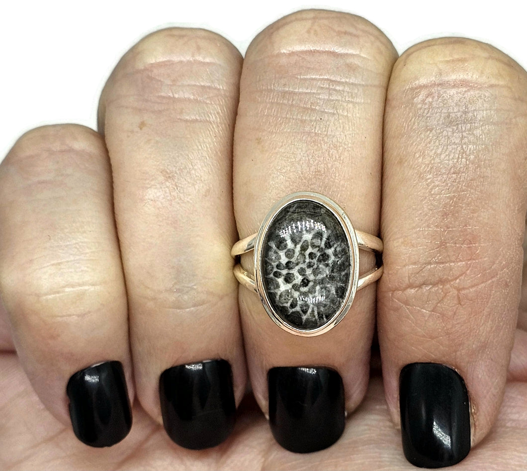 Stingray Coral Ring, Size M, Oval Shaped, Sterling Silver, Black and White Coral, Fossilized