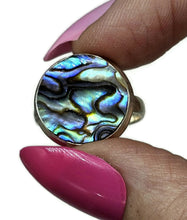 Load image into Gallery viewer, Paua Shell Ring, Size R, Abalone Shell, Round Design, Brings Prosperity, Peace, Luck