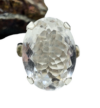 Load image into Gallery viewer, Clear Quartz Ring, Size M, Sterling Silver, 15 carats, Oval Faceted, Psychic Stone, Soul Cleanser, Clarity Gem, Thought Amplifier - GemzAustralia 