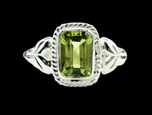 Load image into Gallery viewer, Emerald Faceted Peridot Ring, Size 6.75, Sterling Silver, Protection Stone, Visionary Gem, August Birthstone - GemzAustralia 
