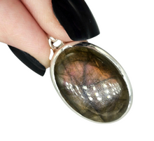Load image into Gallery viewer, Oval Purple Labradorite Pendant, Sterling Silver, Magical Gem, Trust Stone, Mystical Gemstone, Calming Stone, Third eye chakra - GemzAustralia 