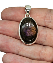 Load image into Gallery viewer, Oval Purple Labradorite Pendant, Sterling Silver, Magical Gem, Trust Stone, Mystical Gemstone, Calming Stone, Third eye chakra - GemzAustralia 