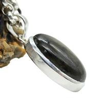 Load image into Gallery viewer, Oval Purple Labradorite Pendant, Sterling Silver, Magical Gem, Trust Stone, Mystical Gemstone, Calming Stone, Third eye chakra - GemzAustralia 